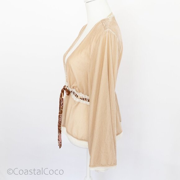 Free People Velvet Cardigan M Bell Sleeves Lace Trim Tie Ivory Boho Fairy Whimsy - Picture 3 of 13